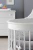 Imagine Patut oval alb Olalla co-sleeping cu saltea, set lenjerie si aparatori laterale